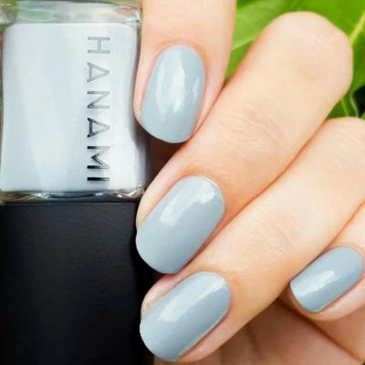 Image of hunami nail polish pale grey on nails
