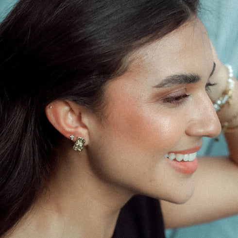 Earrings - Tiny Pearl-Queen Of The Foxes-Matakana Pharmacy