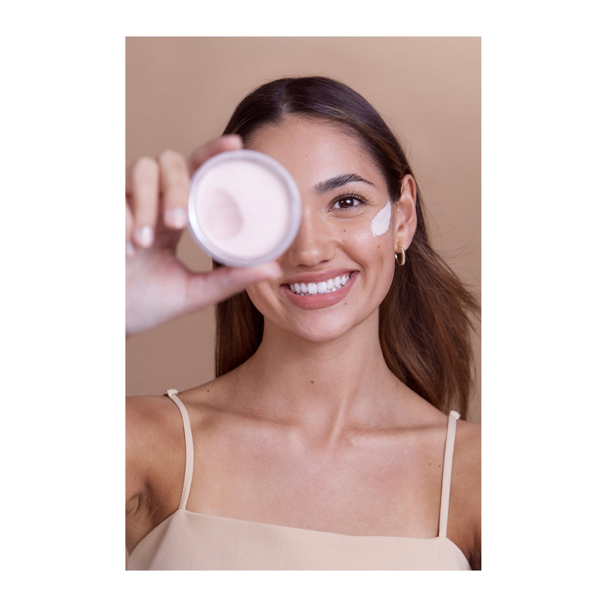 Natio Soft Focus Pore Perfecting Primer16g shown in use