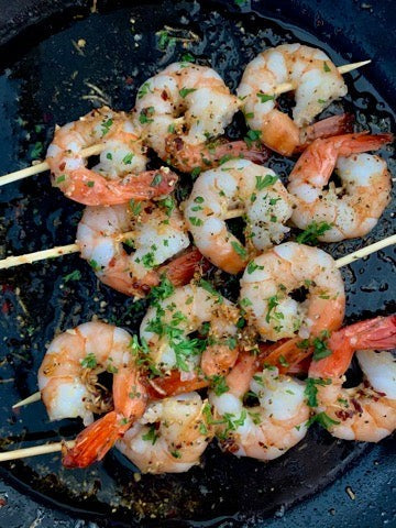 Grilled prawns seasoned with kelp