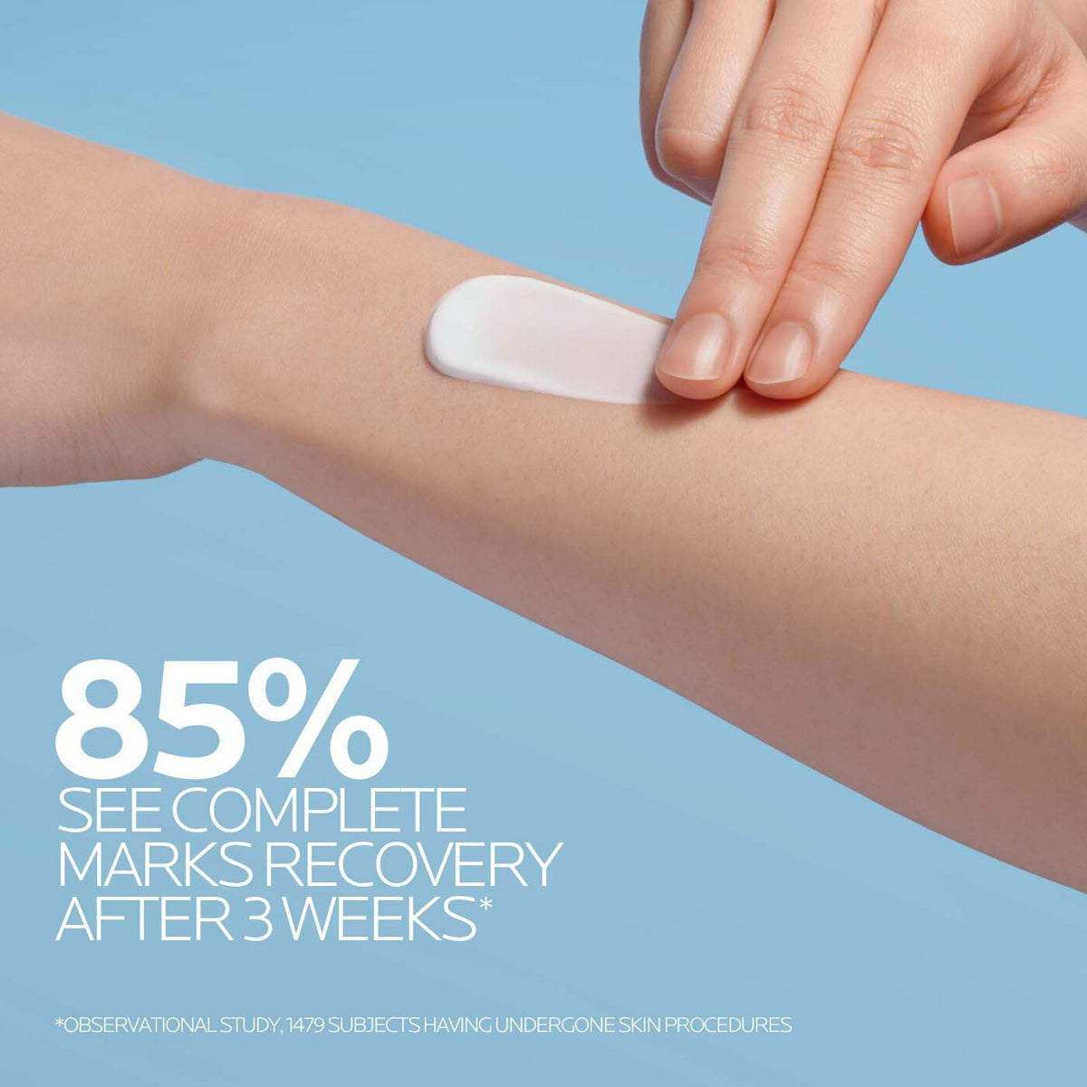 Cicaplast Baume B5+ 100ml being applied to skin
