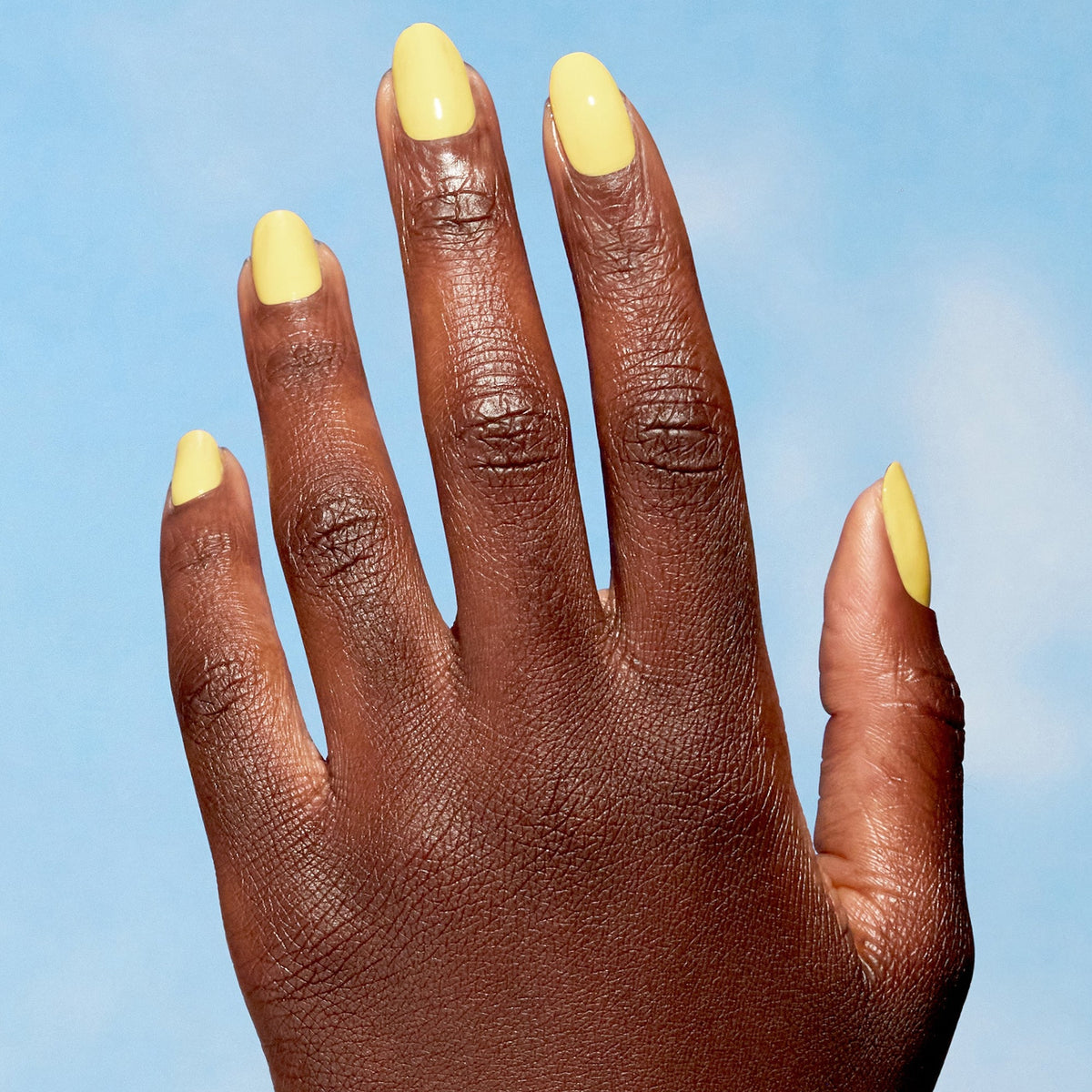 A manicure painted in OPI Make My Daisy