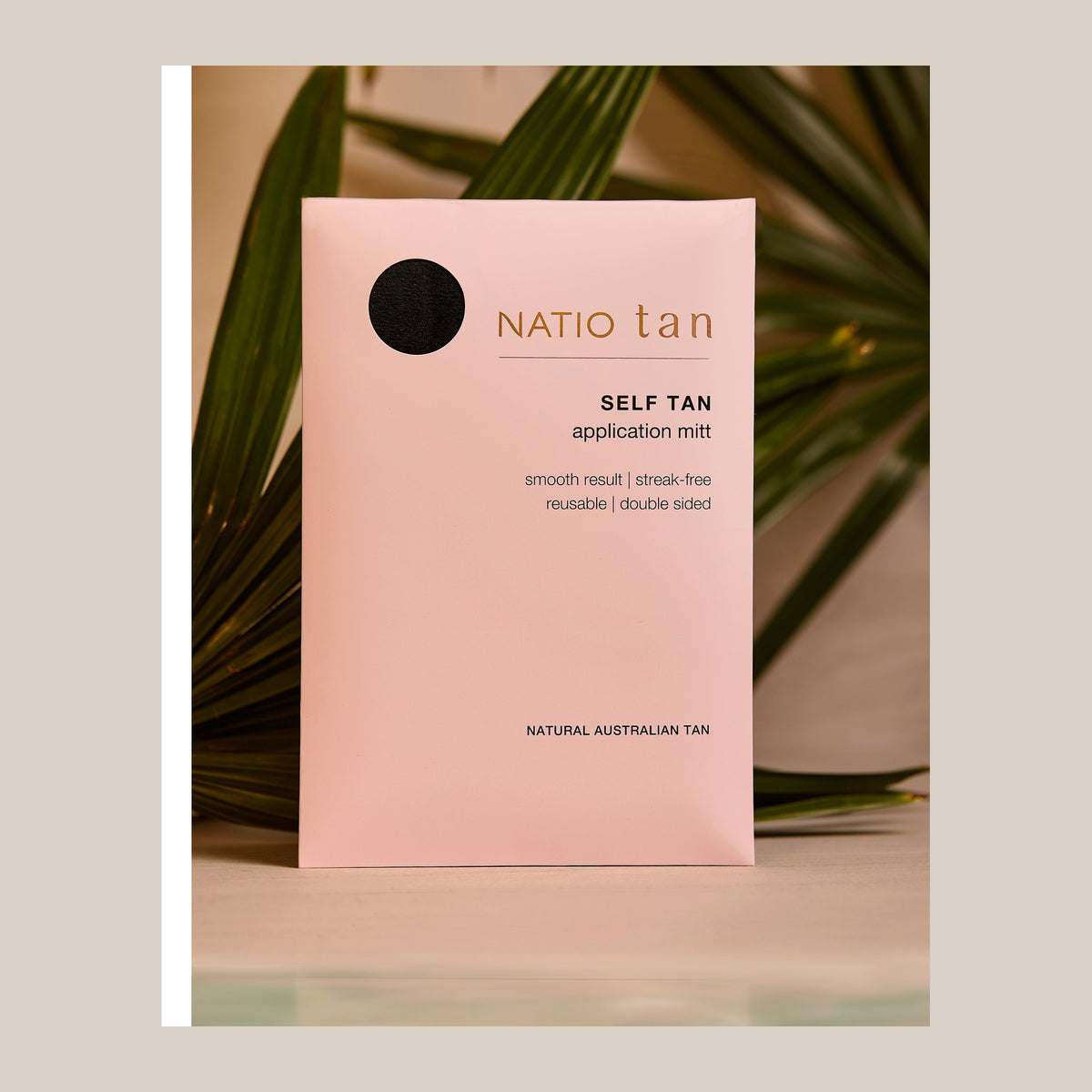 Self Tan Application Mitt by Natio, product shot