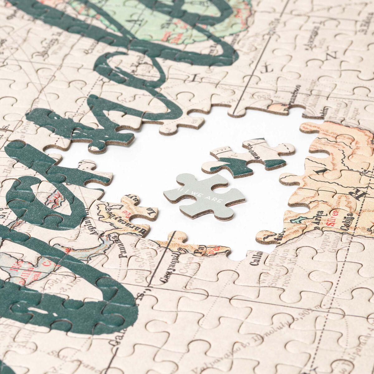 LEGAMI 1000-Piece Puzzle Travel-Matakana Pharmacy