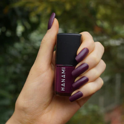 Image of Hunami nail polish Sherry on nails