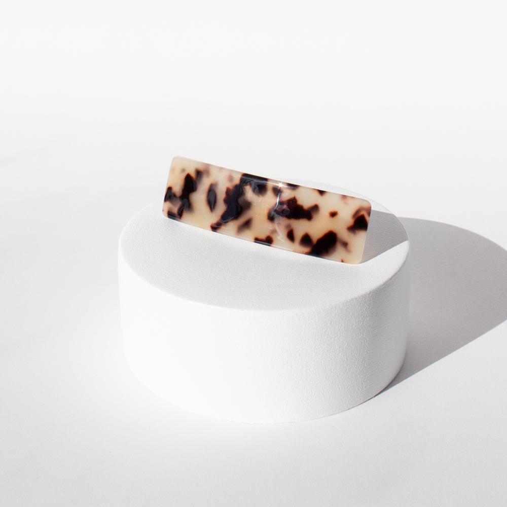 ADORN by MAE. Flat Clip Tort 8.5cm-Matakana Pharmacy
